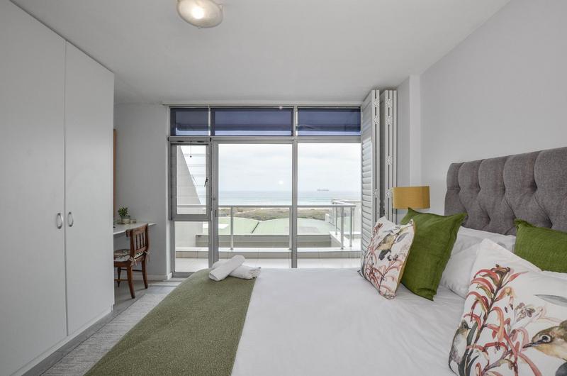 To Let 2 Bedroom Property for Rent in Dolphin Beach Western Cape